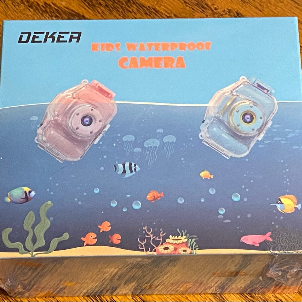 Kids ** Waterproof ** Digital Camera w/ accessories